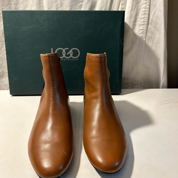 LOGO Lori Goldstein cognac leather ankle booties with stretch fabric on heel - Picture 2 of 6